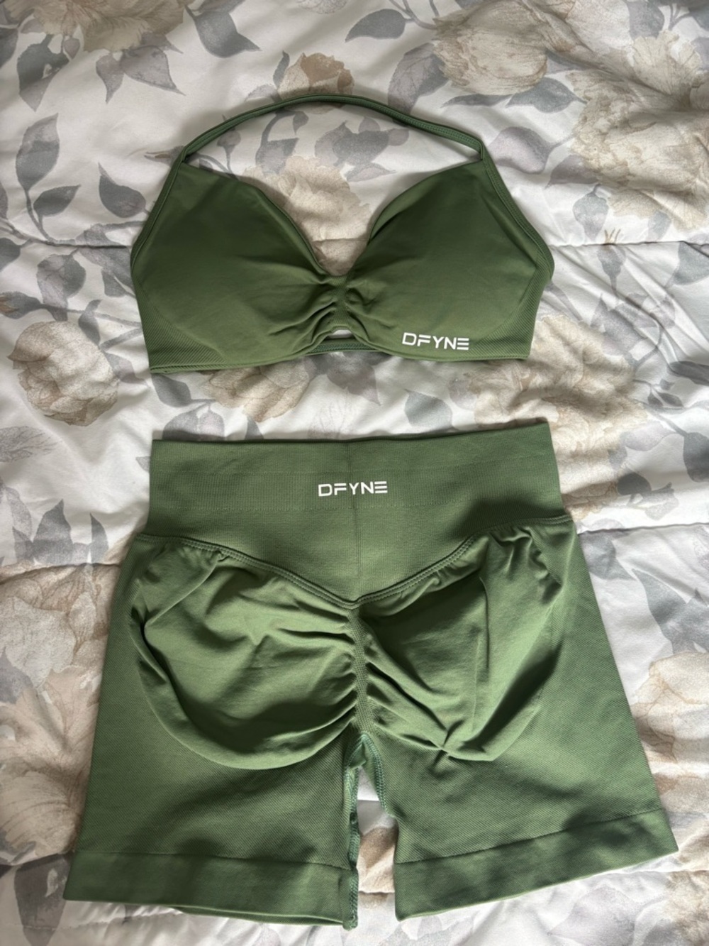 Green DFYNE set
